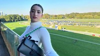 Ameera Khan disebut ikut bertaruh judi dalam sebuah pacuan kuda. Foto: Instagram Ameera Khan