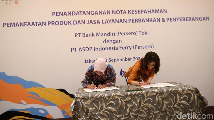 Bank Mandiri Perkuat Kerja Sama Layanan Perbankan bagi ASDP Bank Mandiri bersinergi dengan ASDP Indonesia. Kini ekosistem ASDP dapat memanfaatkan keunggulan layanan perbankan milik Bank Mandiri.