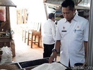 Bupati Sumenep Pastikan Stok Beras Aman, Minta Warga Tak Panik