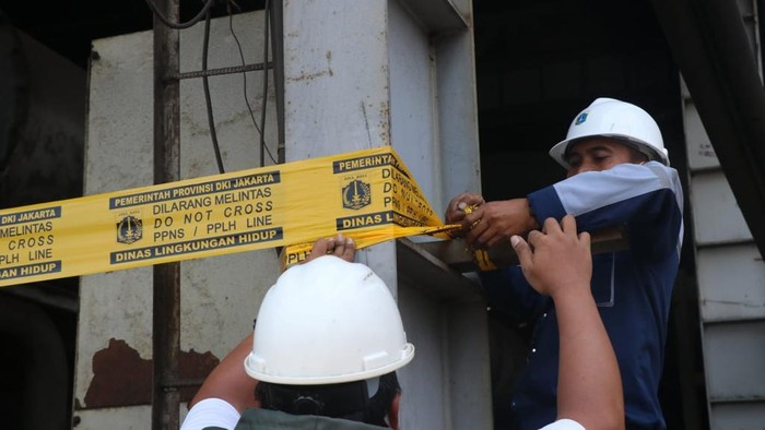 Dinas LH DKI segel cerobong pabrik tak sesuai standar lingkungan