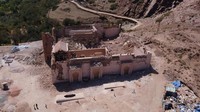 Gempa yang terjadi di pegunungan High Atlas di Maroko itu juga merusak bangunan bersejarah di Marrakesh, kota terdekat dengan pusat gempa. Gempa tersebut juga menyebabkan kerusakan besar pada Masjid Tinmel yang dibangun pada abad ke-12. REUTERS/Nacho Doce  