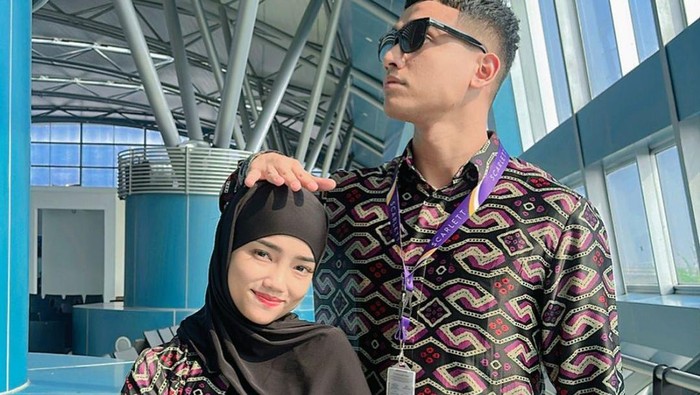 Fuji dan Fadly umrah.