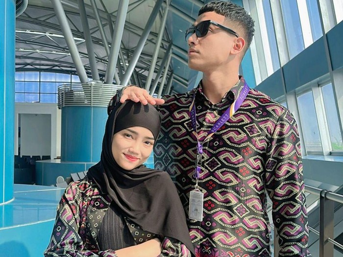 Fuji dan Fadly umrah.