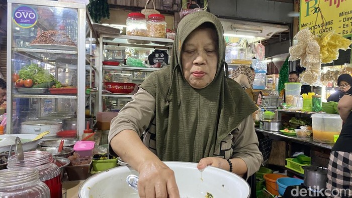 harga beras mahal membuat keuntungan pedagang makanan menipis