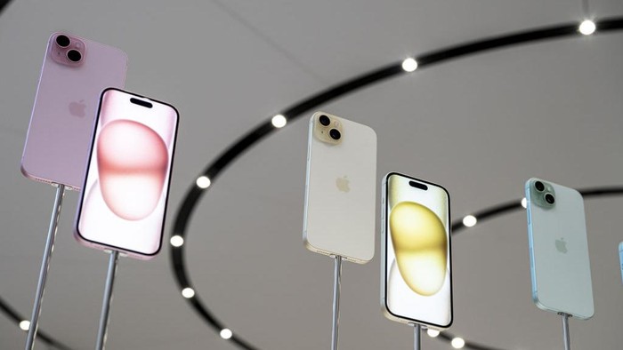 The Apple iPhone 15 Pro Max during an event at Apple Park campus in Cupertino, California, US, on Tuesday, Sept. 12, 2023. Apple Inc. introduced its latest iPhones at an event Tuesday, banking on new materials, camera upgrades and improved performance to coax back consumers in a sluggish smartphone market. Photographer: David Paul Morris/Bloomberg via Getty Images