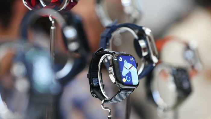 CUPERTINO, CALIFORNIA - SEPTEMBER 12: The new iPhone 15 Pro is displayed during an Apple event at the Steve Jobs Theater at Apple Park on September 12, 2023 in Cupertino, California. Apple revealed its lineup of the latest iPhone 15 versions as well as other product upgrades during the event. (Photo by Justin Sullivan/Getty Images)