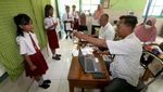 Jemput Bola Pembuatan Kartu Identitas Anak di Sekolah