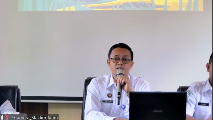 Kepala Stasiun Klimatologi Jawa Timur, Anung Suprayitno membeberkan prediksi awal musim hujan di Jatim