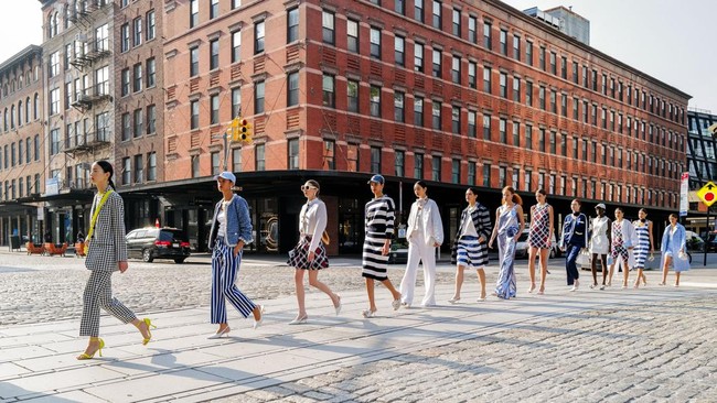 Inilah koleksi terbaru Kate Spade New York Spring 2024. Koleksi ini penuh dengan warna-warna musim semi yang cerah. Foto: Dok. Kate Spade.