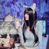 Sejak viral manggung basah-basahan di Waterbomb Festival 2023, Kwon Eunbi mengaku banjir tawaran job. Dia juga dihubungi banyak pria yang ingin mendekatinya. Foto: dok. Instagram @silver_rain.__