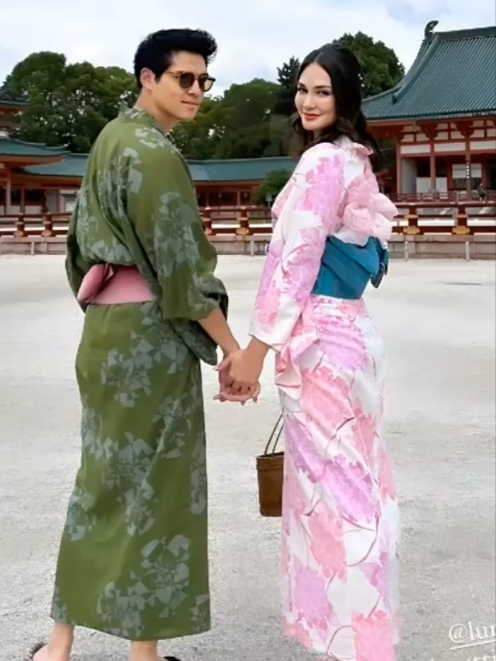 Luna Maya dan Maxime Bouttier Luna Maya dan Maxime Bouttier