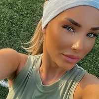 Madelene memiliki banyak kontroversi di masa lalu. Dia dipecat dari klub bola sebelumnya karena aksinya menyetir mobil ugal-ugalan. Foto: dok. Instagram/@madelene_wright