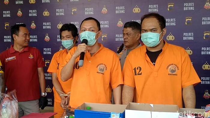 Tiga pelaku dihadirkan dalam pers rillis di Mapolres Batang