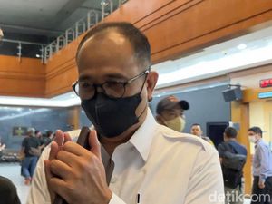 Rafael Alun Membisu Kala Ditanya soal Vonis 12 Tahun Mario Dandy