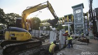 Proyek yang telah dikebut sejak Agustus 2023 itu kini masih dalam pengerjaan, pengerjaan ini dikerjakan siang dan malam.