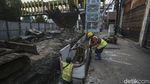 Menanti Rampungnya Proyek Saluran Air dan Trotoar di Matraman