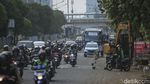 Menanti Rampungnya Proyek Saluran Air dan Trotoar di Matraman