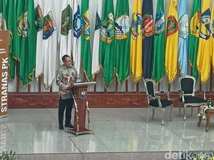 Tito Soroti Banyak Honorer dari Timses-Keluarga Pejabat Daerah tapi Gabut