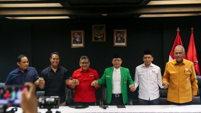 Ketua Tim Pemenangan Nasional (TPN) Ganjar Pranowo, Arsjad Rasjid, pamit lebih dulu meninggalkan rapat konsolidasi pemenangan Ganjar Pranowo.