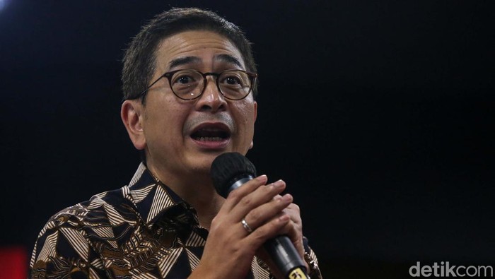 Ketua Tim Pemenangan Nasional (TPN) Ganjar Pranowo, Arsjad Rasjid, pamit lebih dulu meninggalkan rapat konsolidasi pemenangan Ganjar Pranowo.