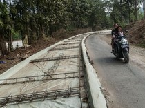 Akses Jalan Menuju Kawasan Wisata Badui Diperbaiki