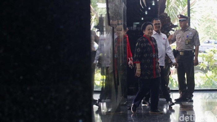 Koalisi pendukung bakal calon presiden Ganjar Pranowo menggelar rapat konsolidasi di Gedung High End, Jakarta Pusat, Rabu (13/9/2023).