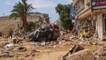 Potret Mobil Jungkir Balik Diterjang Banjir di Libya
