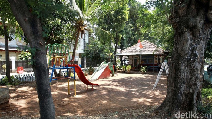 Revitalisasi taman Gudang Peluru di Jakarta sudah dimulai. Banguna TK yang akan ditaman tersebut pun terancam digusur.