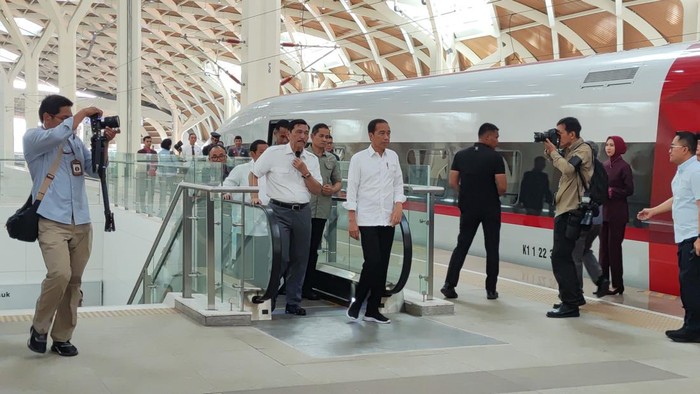 Presiden Jokowi menguji coba kereta cepat Jakarta-Bandung, Rabu (13/9/2023).