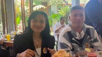 Nggak cuma berdua, dalam kesempatan itu ada Gading Marten dan Nirina Zubir yang turut makan siang bareng. Foto: instagram Raffi Ahmad