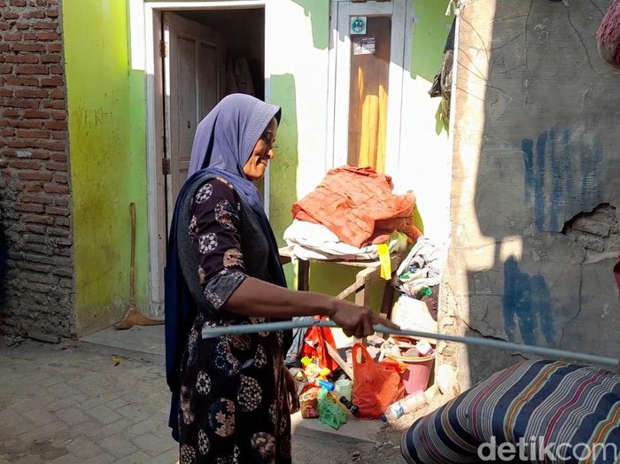 Rumah Rusmini, keluarga miskin di Kelurahan Pasarbatang, Kecamatan Brebes, Kabupaten Brebes, Rabu (13/9/2023).