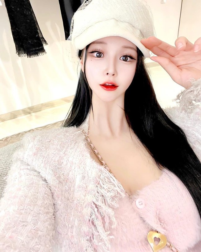 Berkat kecantikannya yang terlalu sempurna, selebgram tersebut diikuti lebih dari 640 ribu follower. Foto: Instagram @see_yoo_a