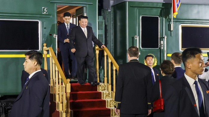 Serba-serbi Kereta Kebal Peluru Kim Jong Un