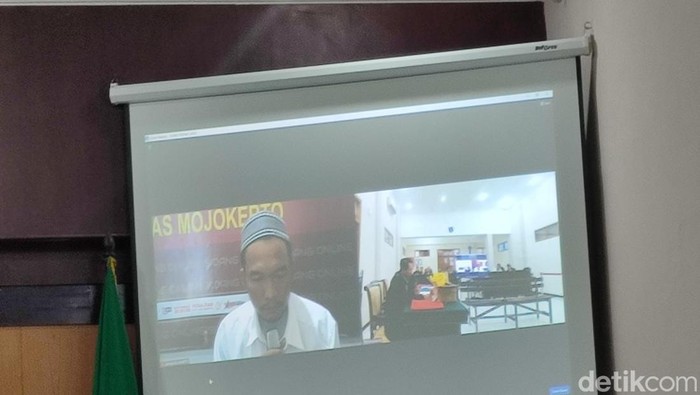 sidang peracik bubuk peledak mojokerto