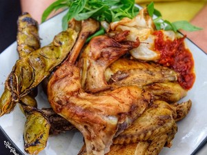 5 Tempat Makan Ayam Goreng yang Eksis Puluhan Tahun di Jakarta