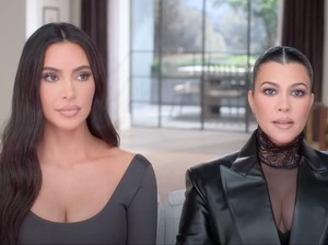 Tangis Kourtney Usai Ribut dengan Kim Kardashian: Kau Penyihir