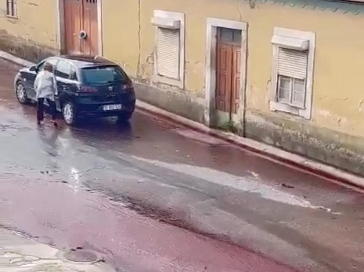 Viral Banjir Amer di Portugal Gegara Tangki Penyulingan Jebol