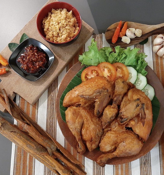 Ayam goreng tulang lunak