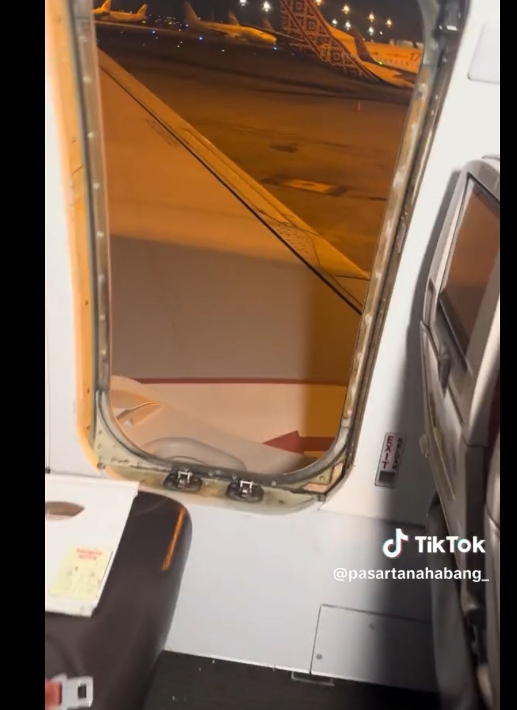 Buka paksa pintu darurat Batik Air