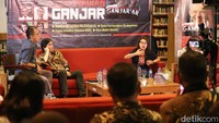 Pakar ekonomi dari Fakultas Ekonomi dan Bisnis, Universitas Gadjah Mada, Poppy Ismalina juga menjadi salah satu penanggap dalam acara launching buku Membongkar Pikiran Ganjar. Poppy mengatakan pertumbuhan ekonomi menjadi salah satu prioritas Ganjar yang diuraikan dalam buku tersebut. Dia mengatakan Ganjar menargetkan pertumbuhan ekonomi mencapai 6-7 persen. Dia menyebutkan pertumbuhan ekonomi Indonesia hanya 5,2 persen selama 15 tahun.