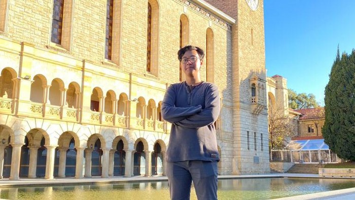 Begini cerita Reyhan Amadheya, mahasiswa FISIP Unair yang mengikuti program IISMA dan berkuliah di UWA Australia