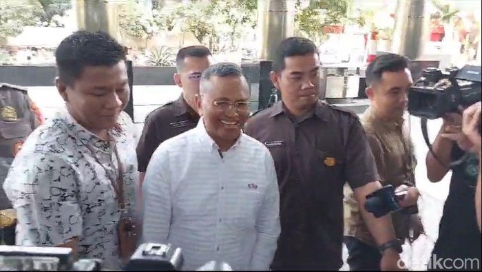 Dahlan Iskan penuhi panggilan KPK. (Yogi/detikcom)