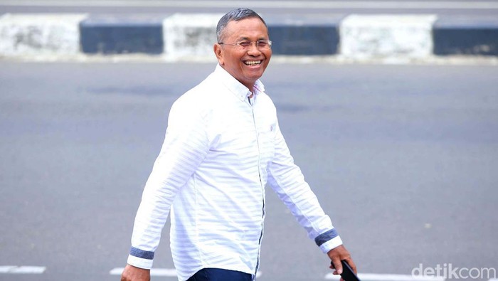 Dahlan Iskan menyambangi gedung KPK, Kamis (14/9/2023). Mantan Menteri BUMN itu memenuhi panggilan pemeriksaan sebagai saksi dalam kasus korupsi liquefied natural gas (LNG) atau gas alam cair di PT Pertamina.