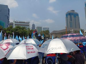 5 Ribu Buruh Kumpul di Monas Sebelum Geruduk MK Demo UU Ciptaker