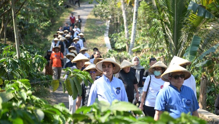 Berkunjung ke Desa Wisata Japan merupakan sebuah pengalaman yang berbeda. Terletak di Desa Japan, Kecamatan Dawe, Kabupaten Kudus, Propinsi Jawa Tengah, Desa Wisata Japan masuk dalam zona Muria.