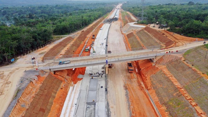 Dibangun di Atas Lembah, Intip Tol Bangkinang-Koto Kampar Jalan tol Ruas Pekanbaru-Padang Seksi Bangkinang-Pangkalan Tahap I (Bangkinang-Koto Kampar) dilengkapi dengan jembatan layang di atas lembah. Begini potretnya.