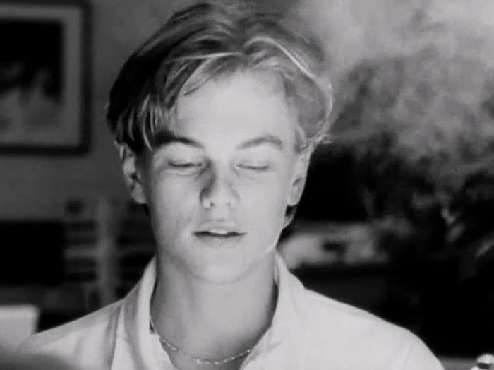 Cuplikan adegan Leonardo DiCaprio di Dons Plum (2001).