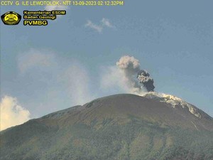 Gunung Ile Lewotolok Kembali Meletus, Tiga Desa Diminta Waspada