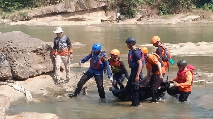 Evaluasi ABG yang tenggelam di Cisadane, Kabupaten Bogor.