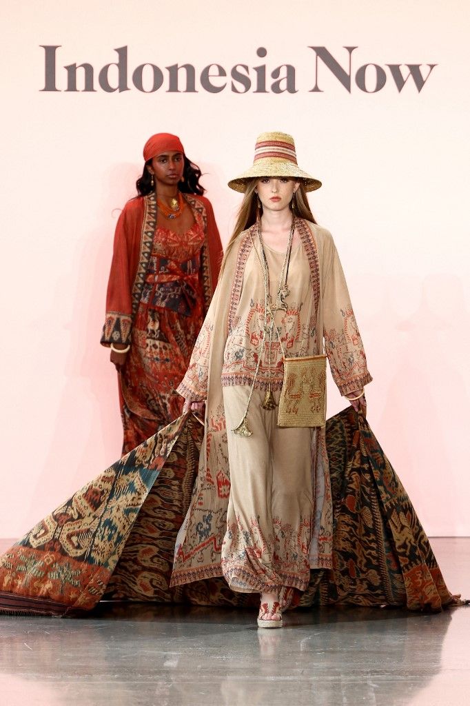 Fashion show Indonesia Now fashion di New York Fashion Week di Spring Studios, New York City, 13 September 2023
